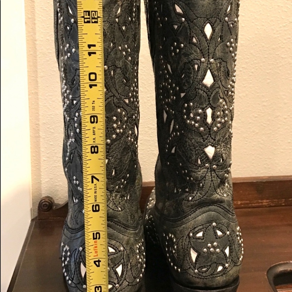 Corral Vintage woman’s distressed leather cowgirl western boot 8.5